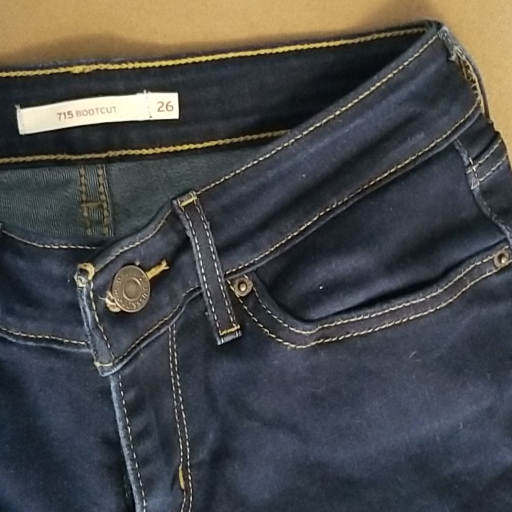 Levi Jeans Bootcut Dark Wash Size 26